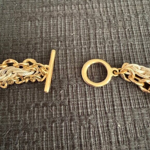 NEW FASHION GOLD & SILVER TRIPLE CHAIN 28" NECKLACE. EASY CLOSURE. - Picture 4 of 4